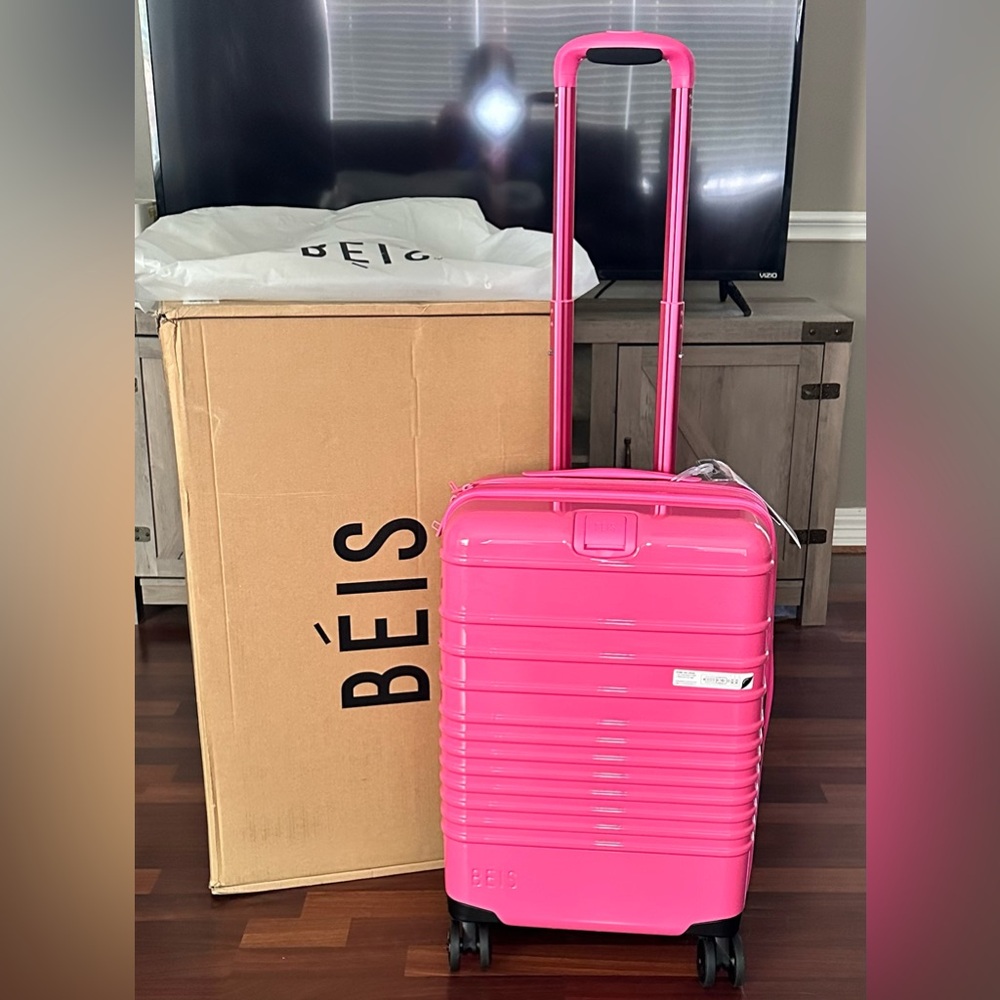 BÉIS Carry-On Roller in BarbiePink